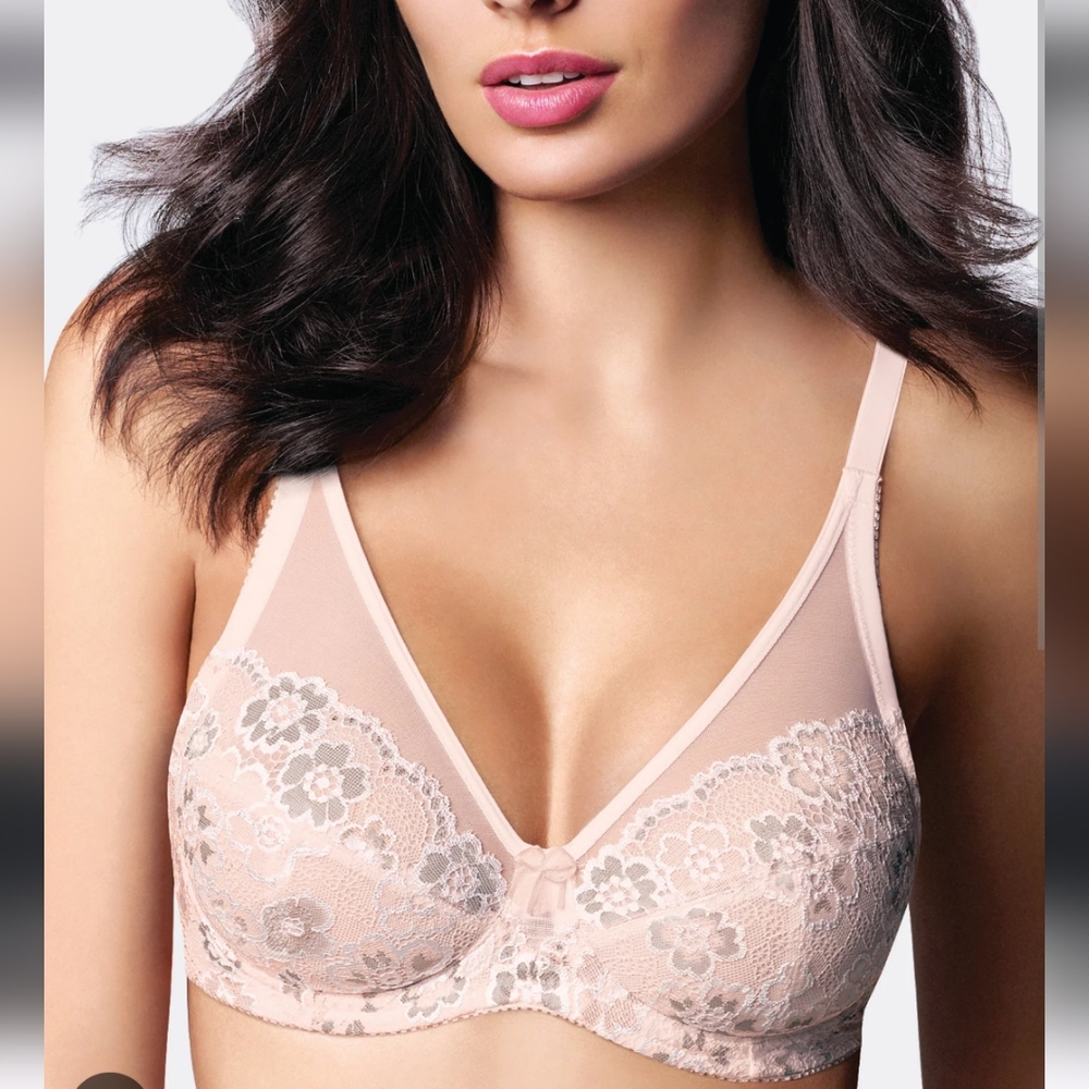 💲2/$40 - WonderBra Underwired Bra with 2-tone Lace Cups